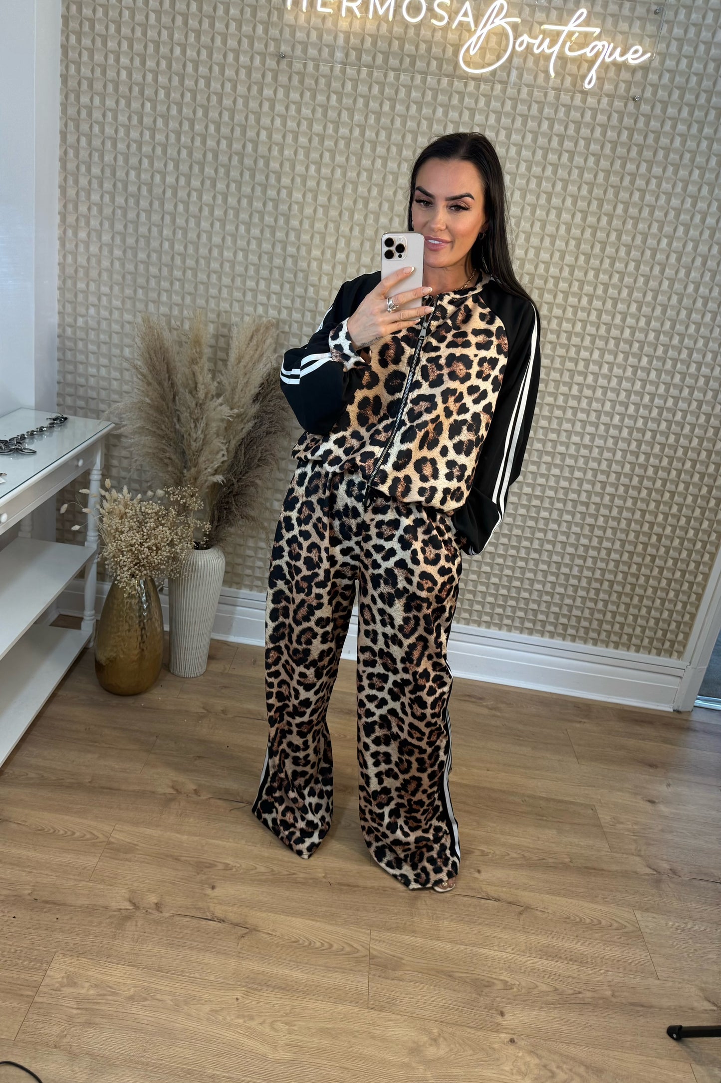 Leopard Tracky