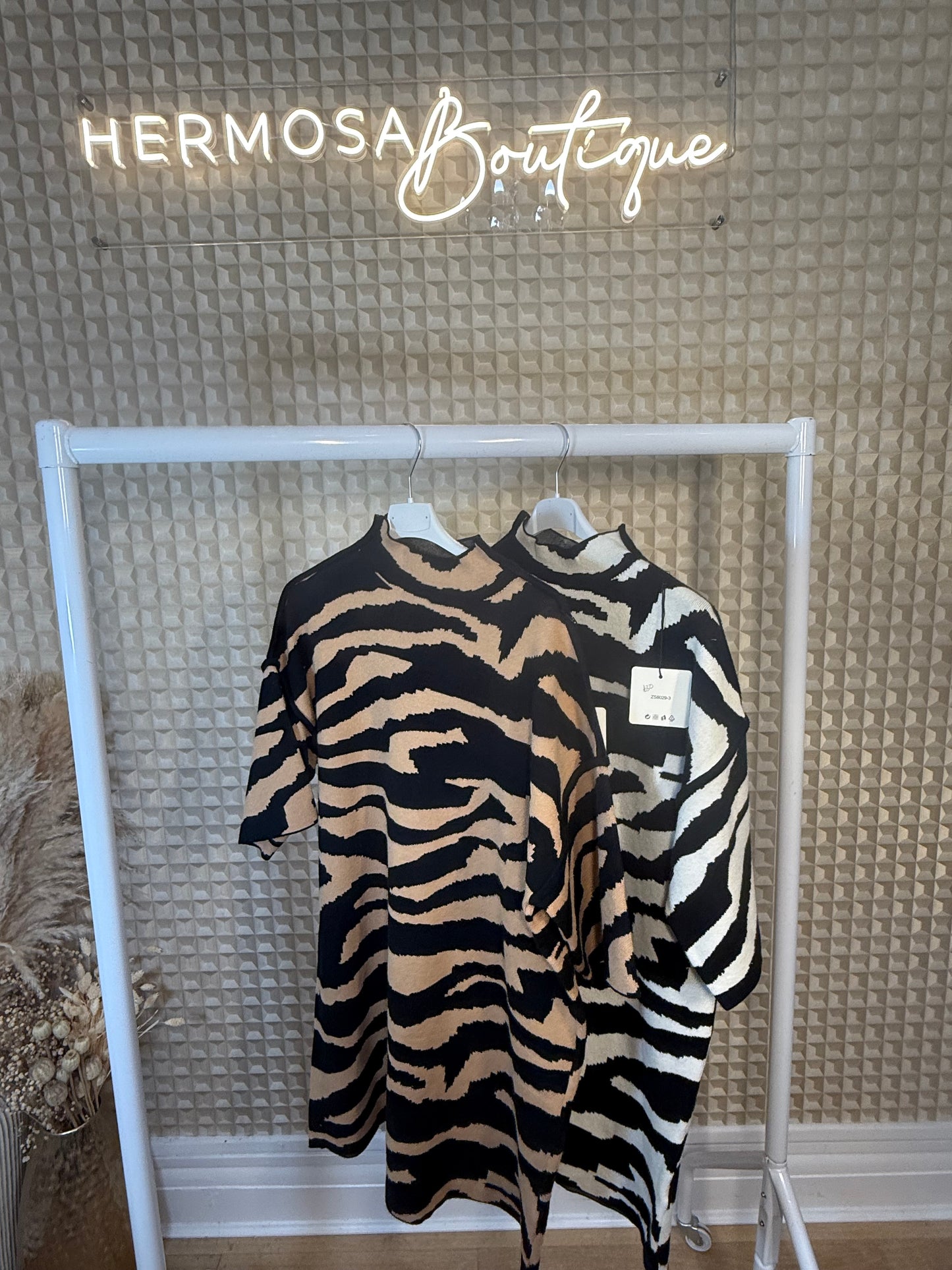 Tiger Knit Dress Black