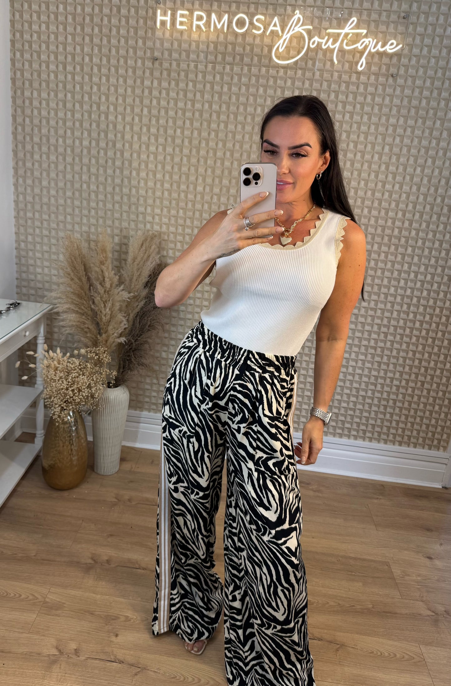 Diverse Zebra Pants