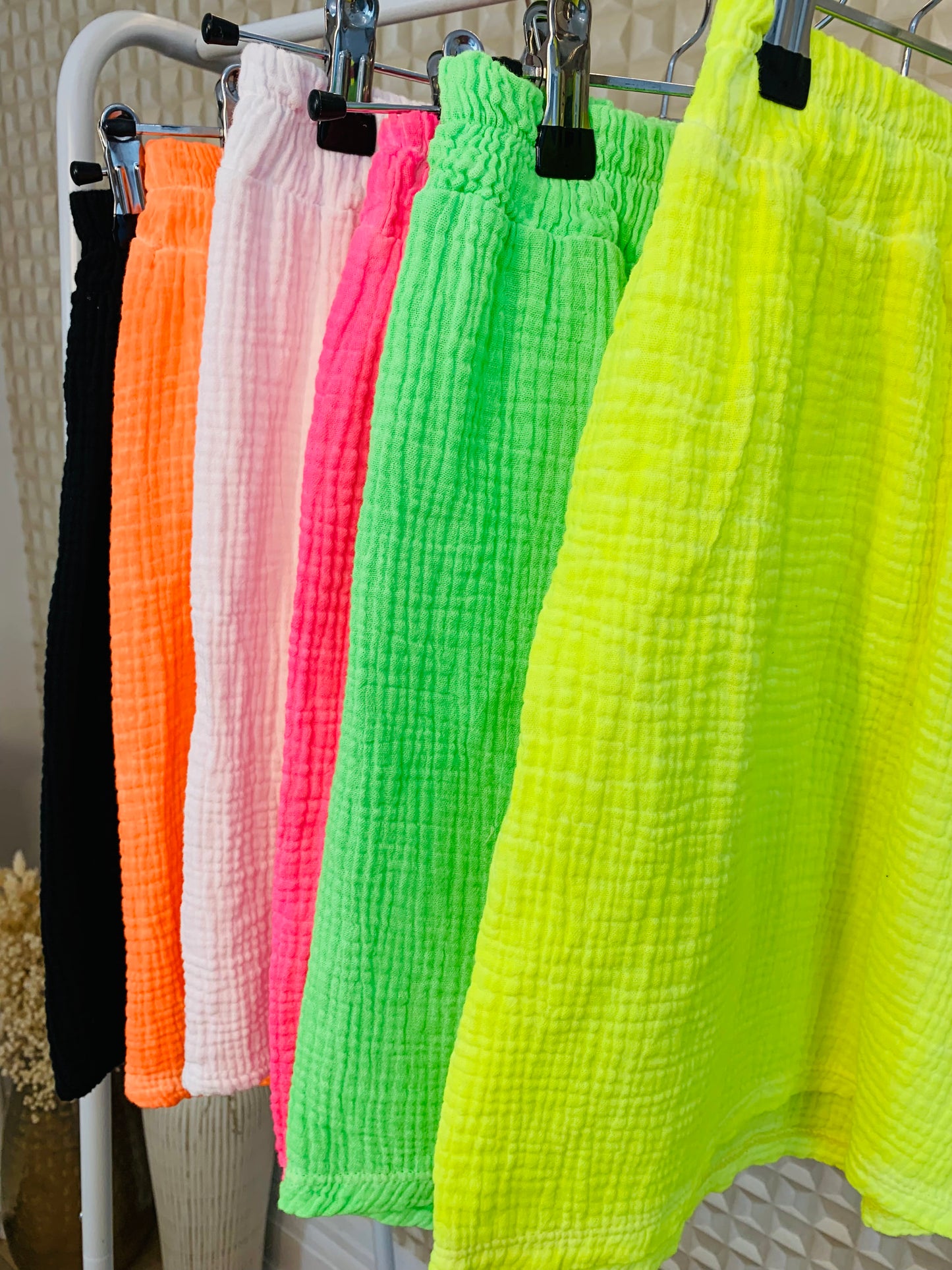 Neon Short