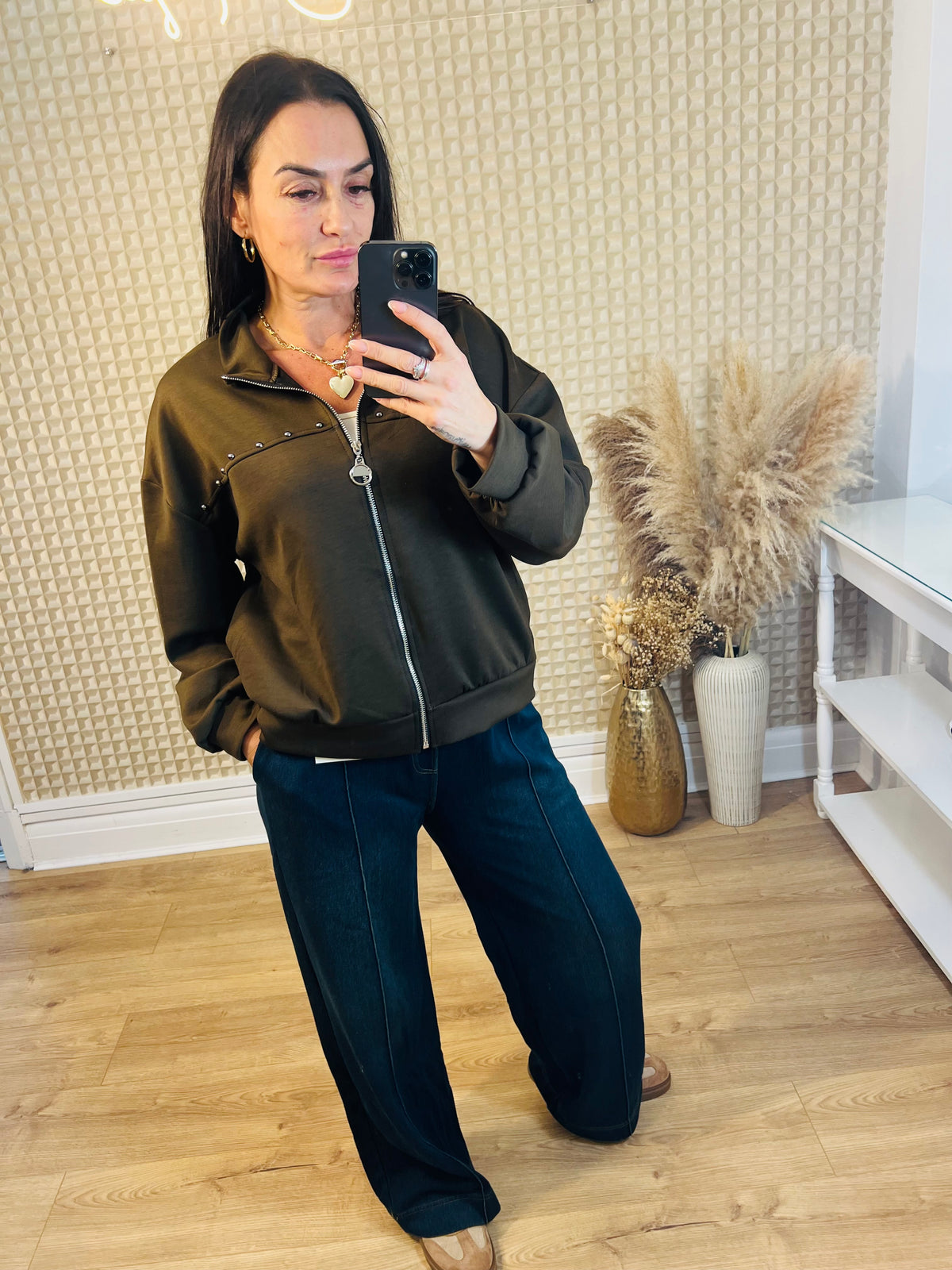 Stud Tracky