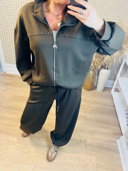 Stud Tracky