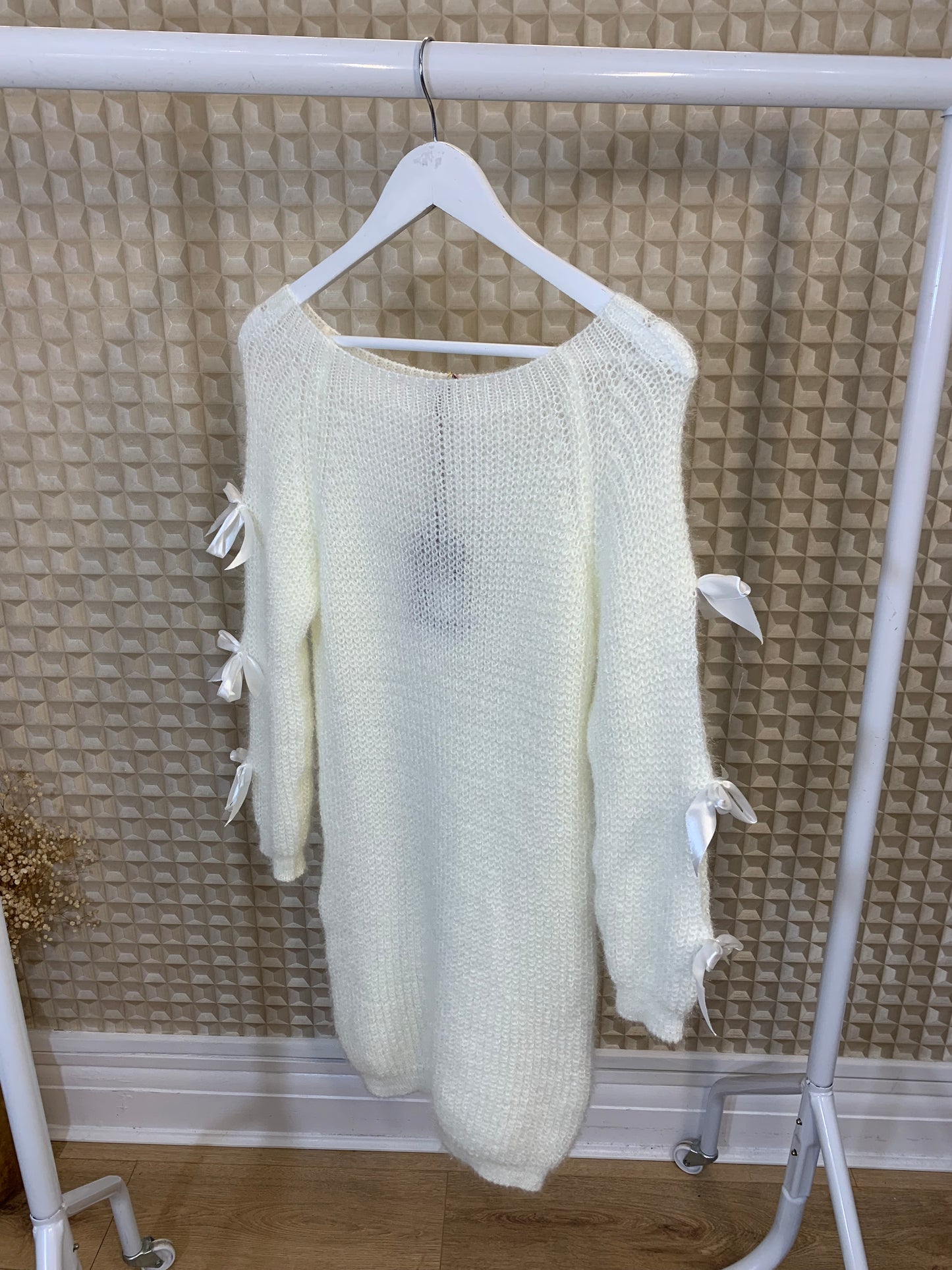 Cream Bow Sleeve Knit