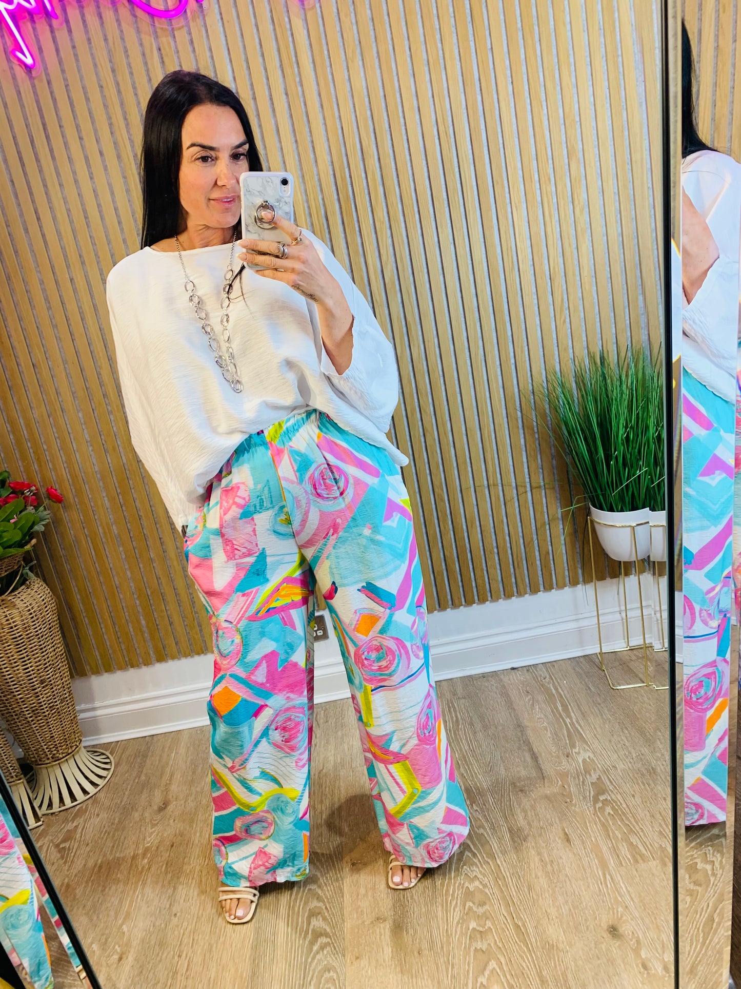 Abstract Trouser