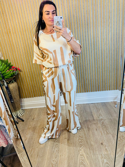 QED Two Piece Beige