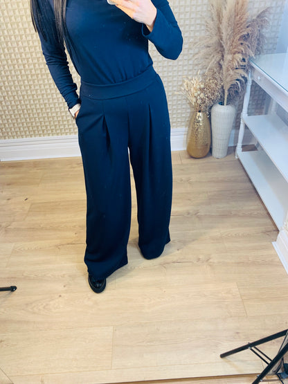 Goose Island Smart Pleat front Trousers