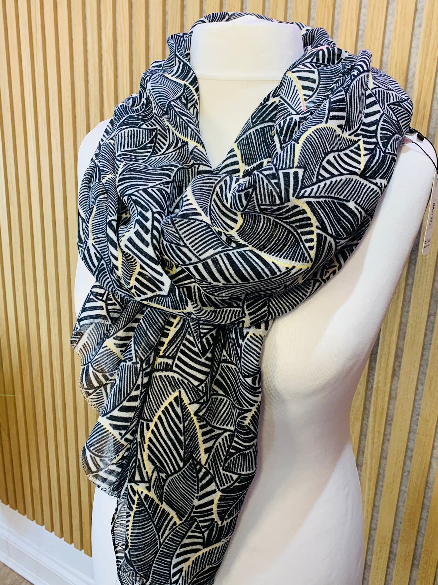 Leaf Scarf