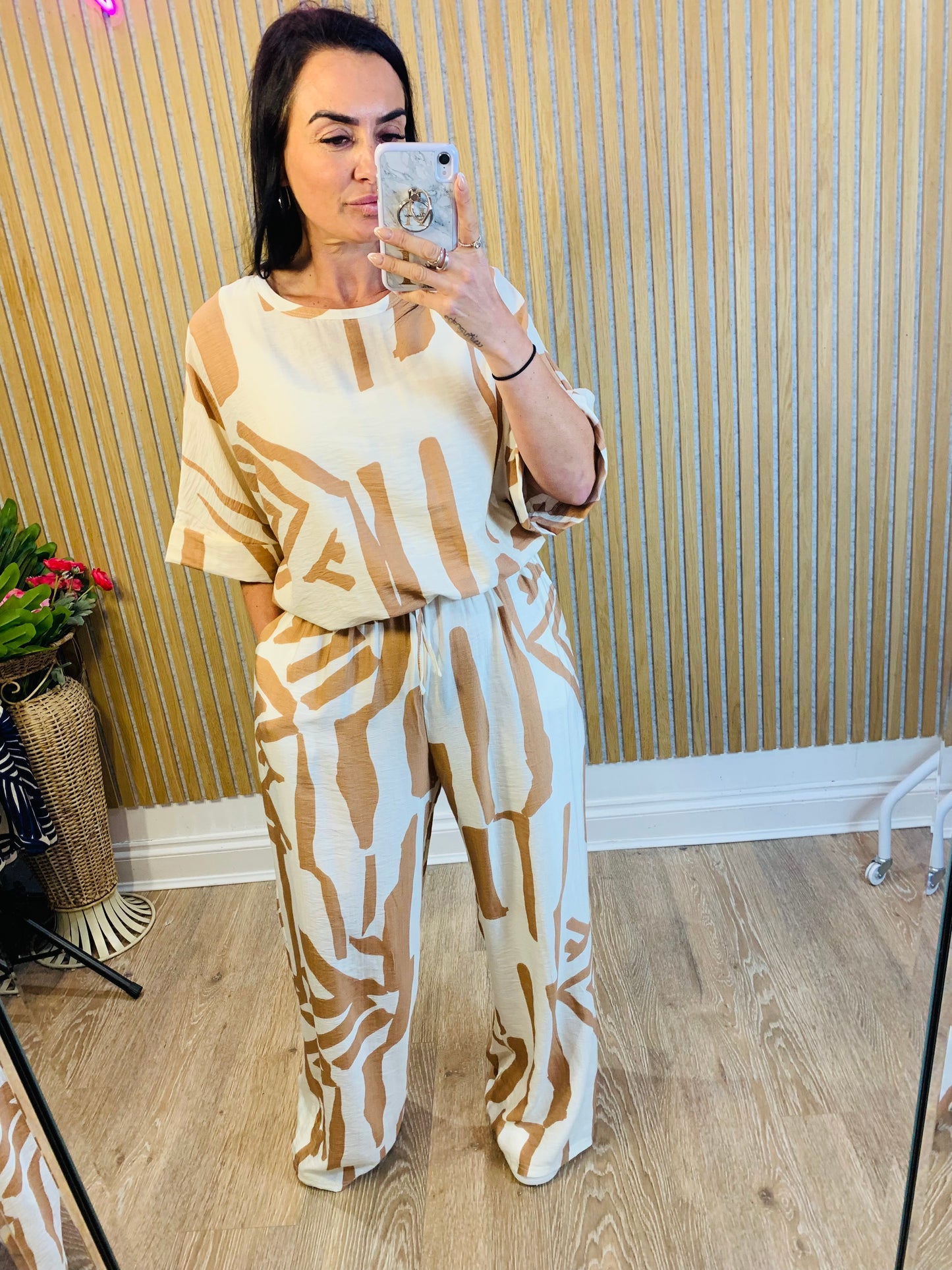 QED Two Piece Beige
