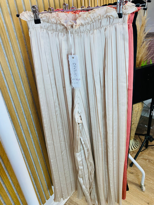 Diverse Pleated Trouser