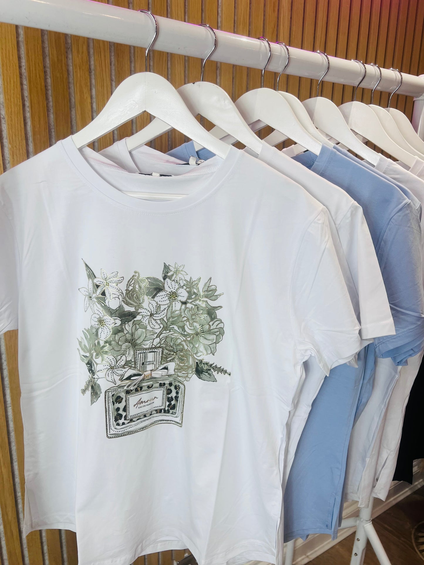 Perfume Tee L/XL