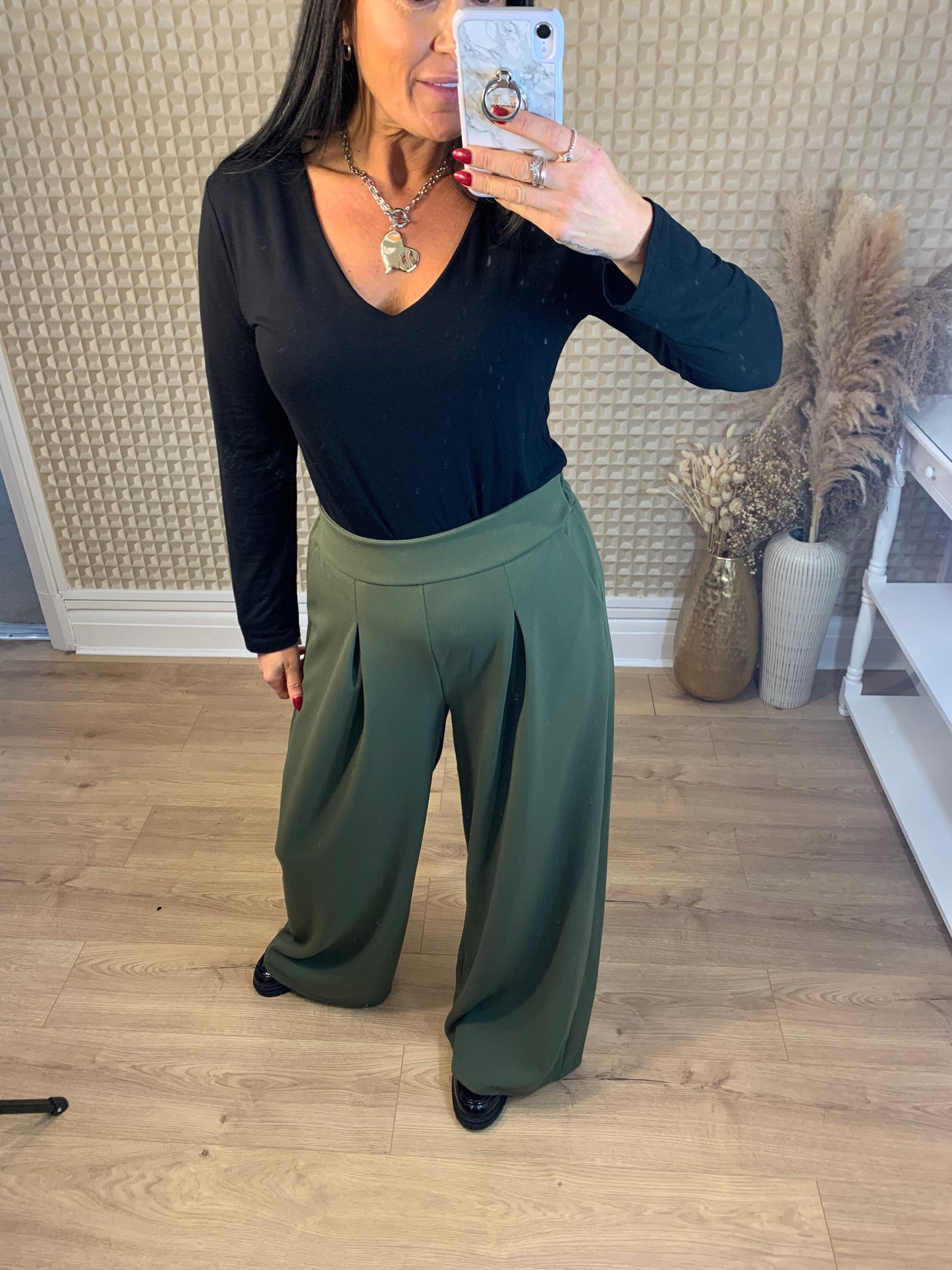 Goose Island Smart Pleat front Trousers
