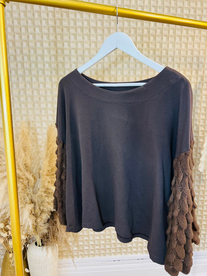 Scallop Sleeve