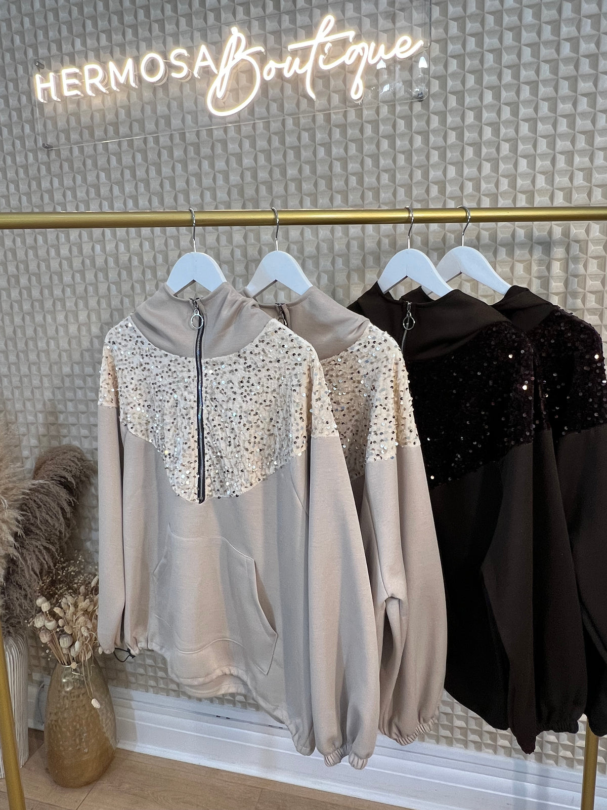 V Sparkle hoody