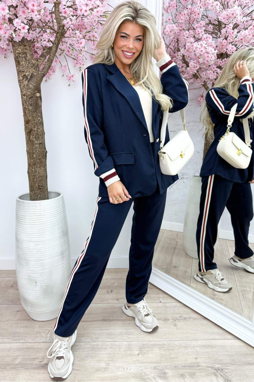 Track SUIT