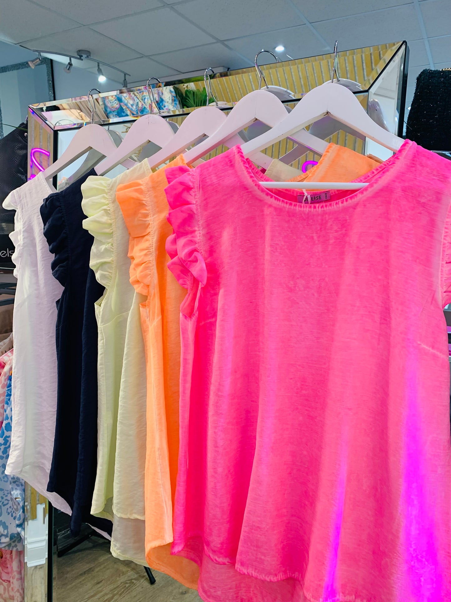 Neon Button Back