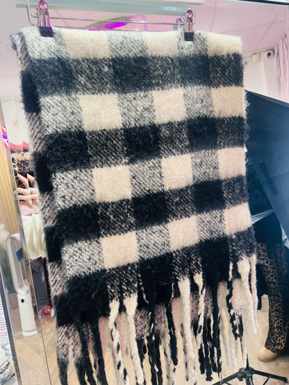 Check Scarf