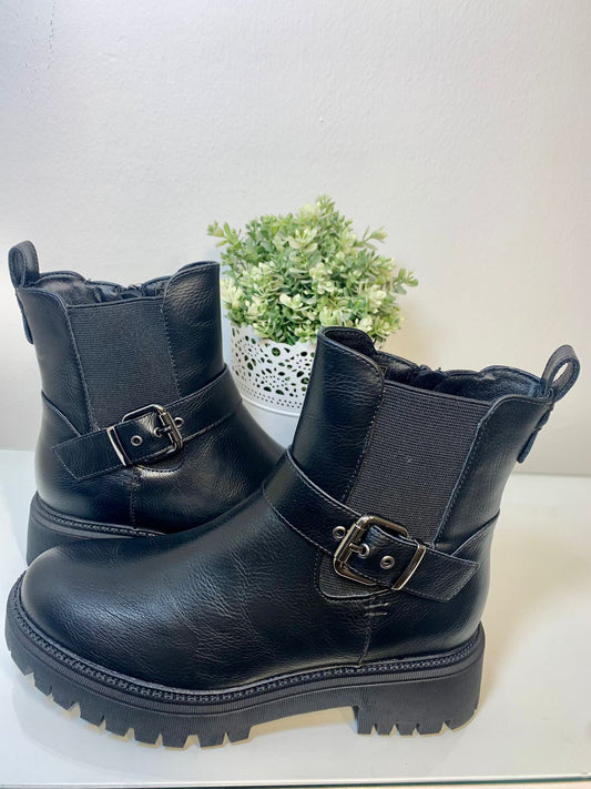 Lapari Black PU Boots