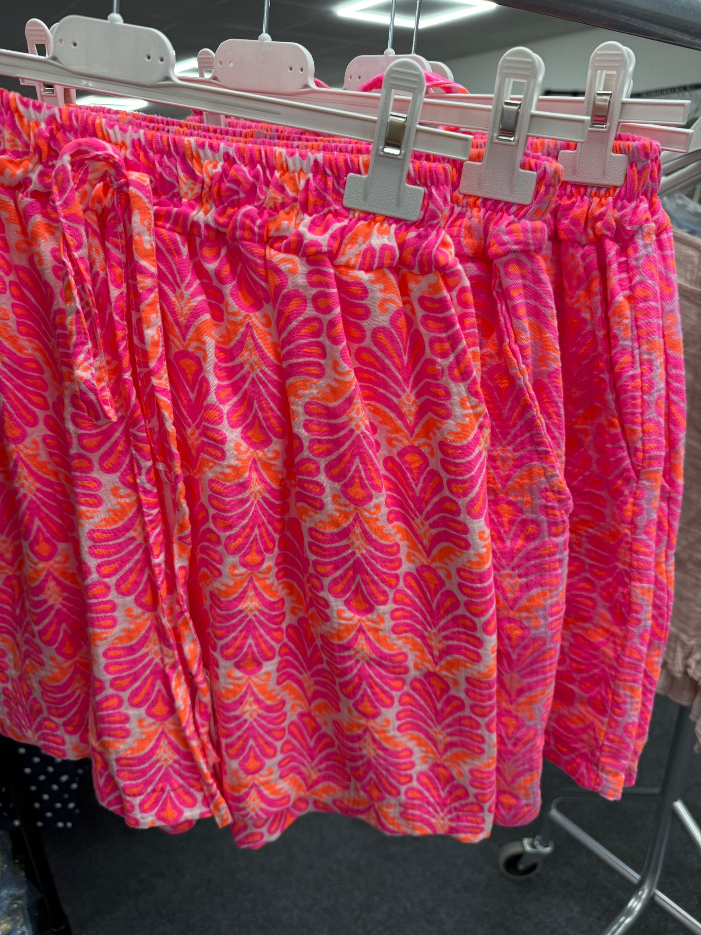 Diverse Neon Shorts