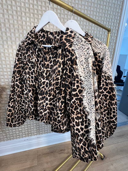 Zeta Otto Leopard Lace sleeve