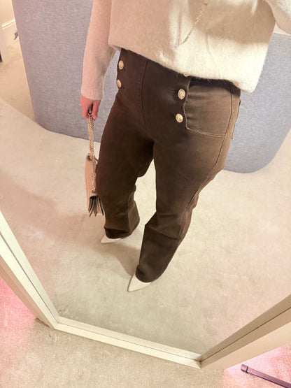 Leslie Fit Brown Jeans